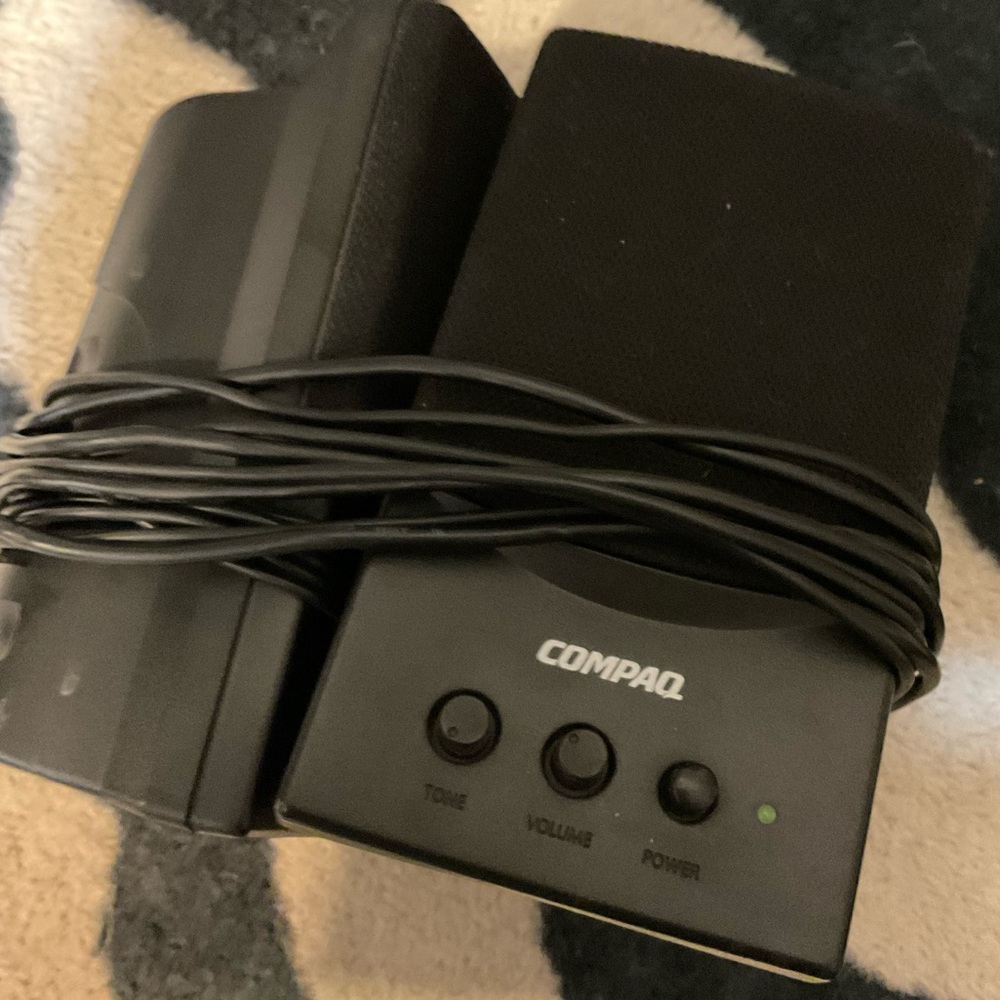 Compaq FLC Presario Black Wired Computer Speaker System